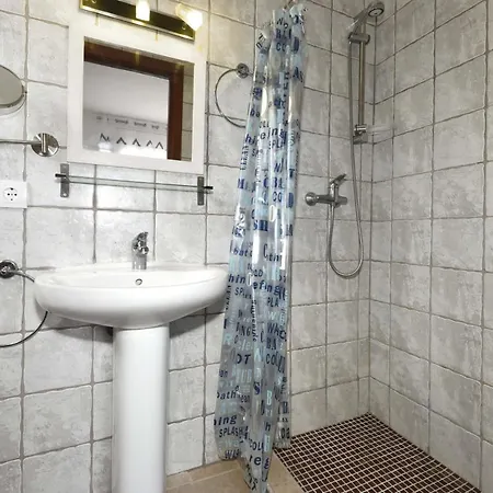 別荘 Requesens 25-casa Con Piscina En *