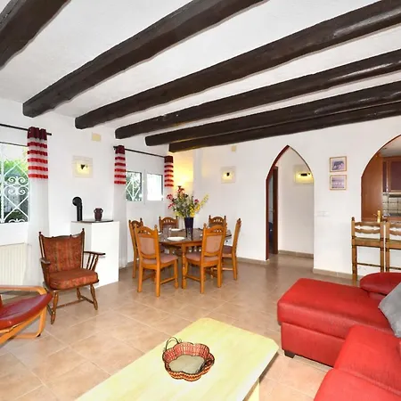 Requesens 25-casa Con Piscina En