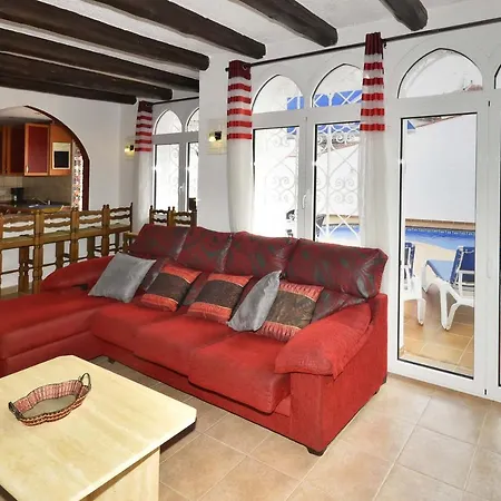 別荘 Requesens 25-casa Con Piscina En