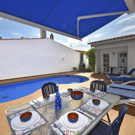 別荘 Requesens 25-casa Con Piscina En *